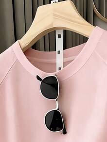 Resyla 女士T恤短裤套装，夏季休闲印花上衣，优雅百搭，适合日常穿着、户外活动、购物和旅行。 - 彩色 - 查看 3