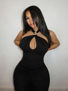 Slaydiva New Spring/Summer Spaghetti Strap Hollow Metal Decor Camisole Top - Black - View 5