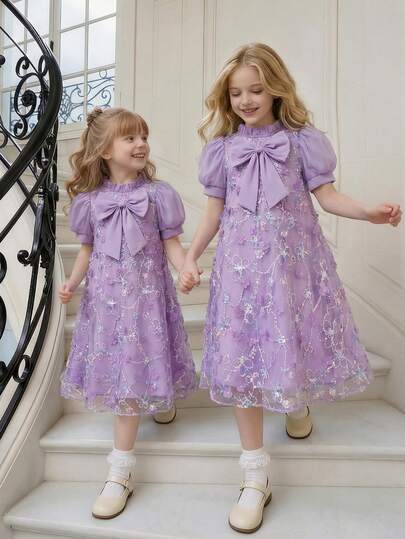 SHEIN Elladie kids 一件浅紫色女童宫廷风连衣裙，泡泡袖配3D蕾丝提花，可爱大蝴蝶结A字公主裙，高端刺绣网纱礼服，适合生日派对、钢琴演奏会、优雅度假装扮