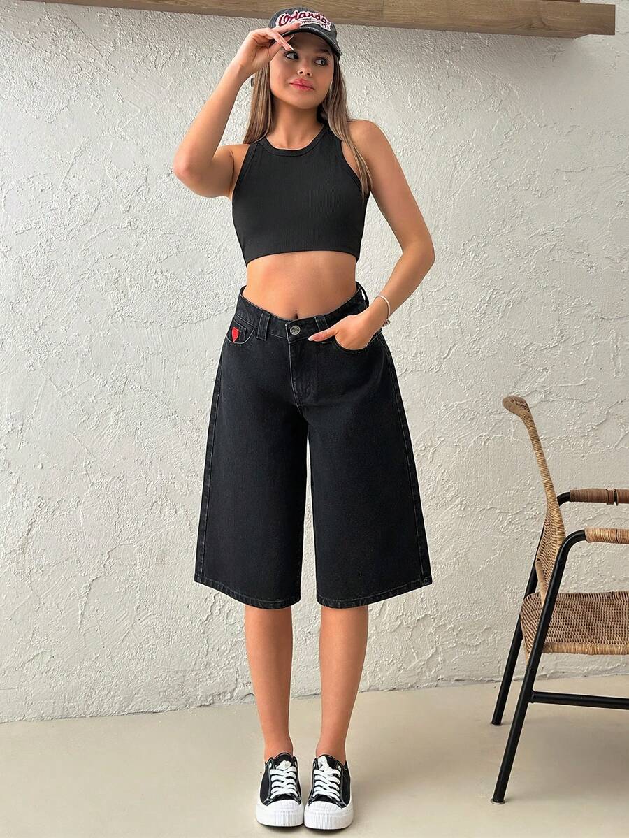 Quần short denim cạp thấp dáng suông màu đen, kiểu dáng thường ngày, cài cúc phía trước. - màu đen - Xem 1