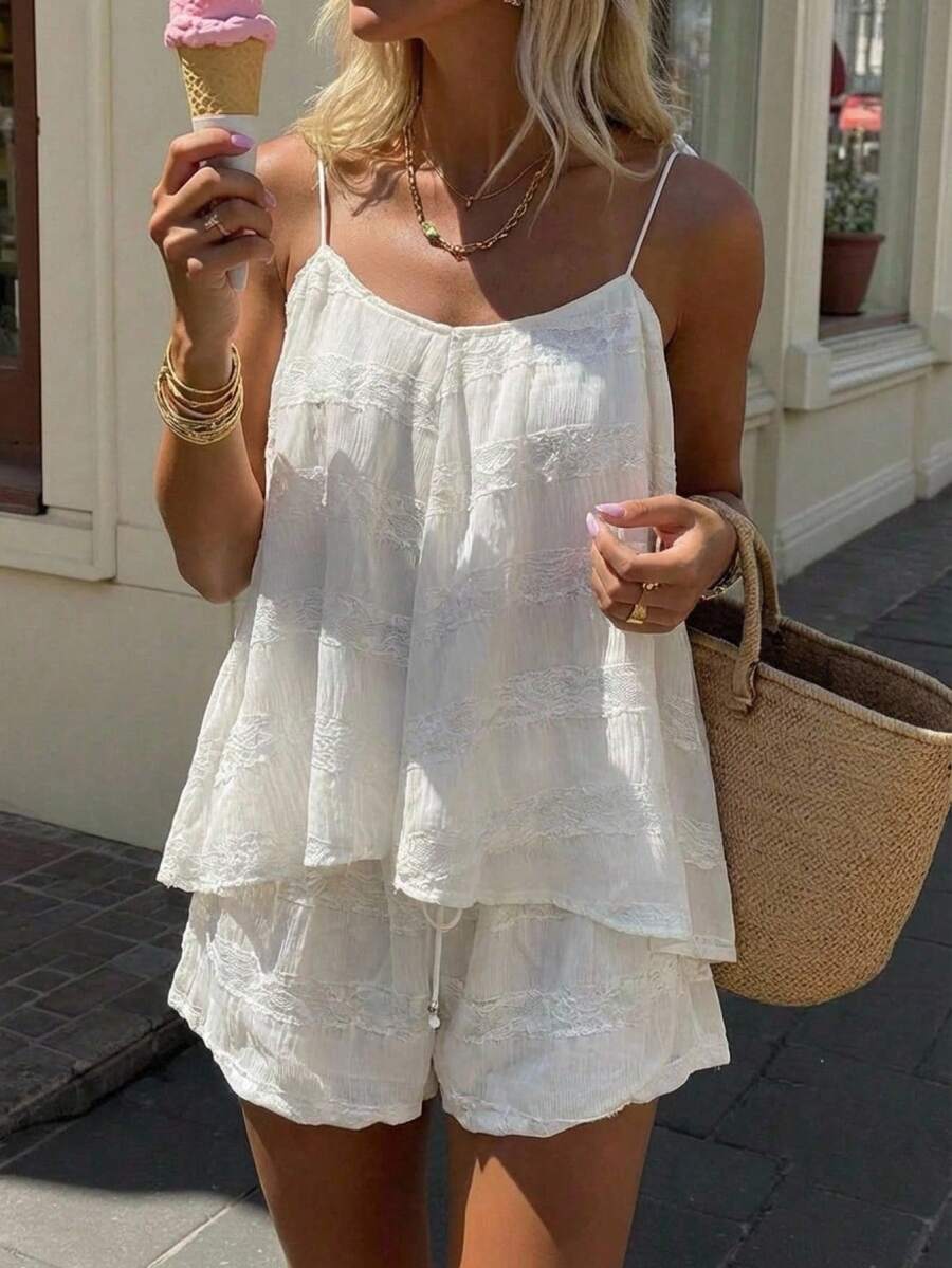 Serisse 女士纯色吊带背心和短裤休闲两件套，法式夏季度假轻盈浪漫白色蕾丝褶皱拼接吊带背心两件套，清新显瘦宽松短裤，夏季度假/午后漫步/日常出行热销套装，婚礼白色套装，白色上衣，荷叶边上衣，女士度假套装，女士休闲套装，优雅女士套装，女士沙滩装，女士夏季服装，春夏精选Zanzea连衣裙，女士两件套，女士短裤套装 - 米色 - 查看 1