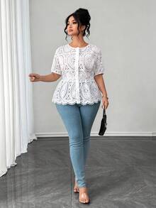 Elenzga White Hollow Lace Retro Floral Pattern Round Neck Elaborate Lace Short Sleeve Elegant & Gentle Plus Size Blouse - White - View 6