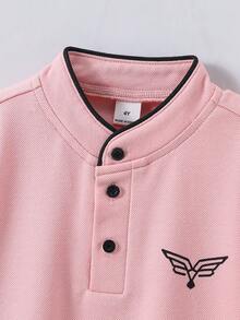 SHEIN Bộ 2 món cho bé trai, gồm áo thun dệt kim cổ bẻ phối màu tương phản, kiểu dáng thoải mái, đa năng, thích hợp mặc hàng ngày, thể thao, dã ngoại, đi học, dự tiệc, nghỉ lễ, chụp ảnh. - Nhiều màu - Xem 4