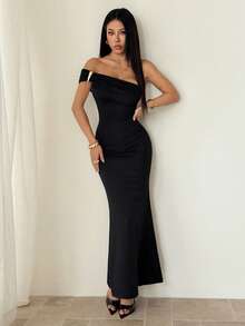 SHEIN PETITE 优雅修身鱼尾长连衣裙，纯黑色，饰以现代金属装饰。 - 黑色 - 查看 5