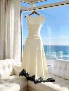 SHEIN Franclia Đầm nữ màu be, xếp ly eo, viền ren đen, dài đến đầu gối. - Màu be - Xem 1