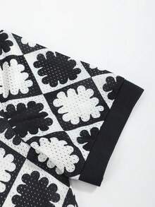 Manfinity CasualCool 男士夏季休闲度假风格撞色印花V领短袖透气网眼上衣 - 黑色 - 查看 3