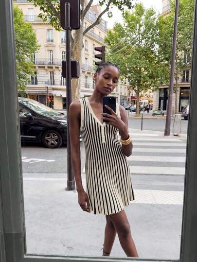 Maija Đầm dệt kim không tay cài nút kẻ sọc dành cho nữ, kiểu dáng thường ngày.