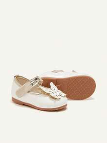 Cozy Pixies Một đôi giày Mary Jane màu trắng khoét rỗng hình bướm 3D cho bé gái, thích hợp cho mùa xuân và mùa thu, đế mềm mại, giày công chúa cho bé gái, giày bệt cho bé, dự tiệc, mùa cưới. - trắng - Xem 7