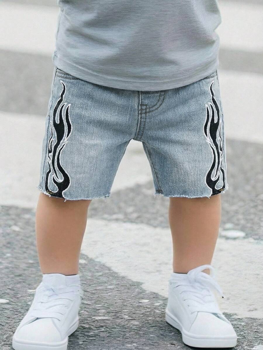 SHEIN Bubblio Baby/Toddler Boys' New Fashion Y2k Distressed Urban Street Style Flame Print Blue Denim Elastic Skinny Jeans Shorts Spring Summer,For Baby Boys Spring/Summer Dailywear Outfits,Boys Streetwear Outfits,Beach Vacation Outfits For Boys,Boys Summer Boho Outfits,Casual Clothes For Boys ,Graphic Jeans Boys,Toddler Short,2-Year-Old Boys Short,Summer Short,Casual Short - Light Wash - View 1