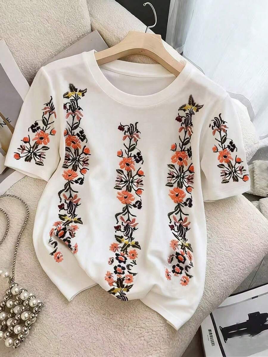 GlowEve CURVE Áo thun nữ mùa hè thanh lịch, áo kiểu dáng thường ngày in họa tiết hoa trắng. - Nhiều màu - Xem 1