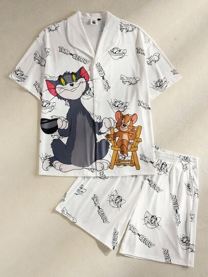 TOM & JERRY X SHEIN Bộ đồ ngủ nam in hình hoạt hình dễ thương, áo tay ngắn và quần short, thích hợp cho mùa hè.