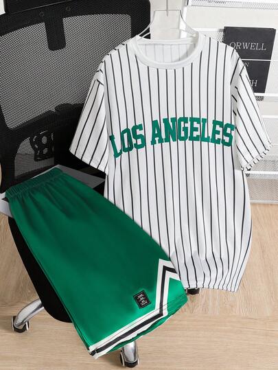 Fantacosmos Bộ đồ thể thao mùa xuân/hè 2 món dành cho thanh thiếu niên (bé trai) gồm áo thun ngắn tay và quần short in họa tiết bóng đá.