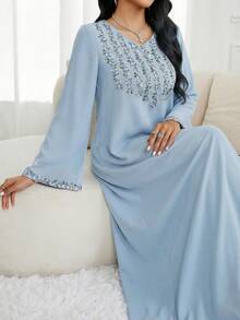 Al Najma 女士花卉3D刺绣阿拉伯风格荷叶边长袖连衣裙，优雅适合正式场合和聚会 - 藍色 - 查看 6