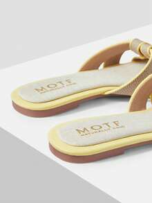 MOTF PREMIUM Dép xăng đan đế bằng mũi vuông đơn giản và thoải mái dành cho nữ, thích hợp cho kỳ nghỉ hè, đi học, nghỉ lễ năm mới, nghỉ xuân và lễ Phục sinh. - Màu vàng nhạt - Xem 7