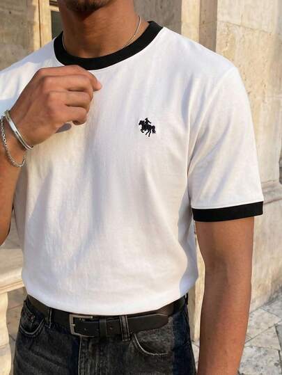 Manfinity Joysei 经典百搭白色黑领短袖T恤，简约时尚休闲马匹标志设计圆领男士T恤