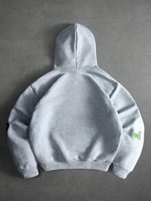 Manfinity Roghcode 大码男士休闲通勤及度假风蝴蝶花卉装饰袋鼠口袋连帽卫衣，秋冬款 - 淺灰色 - 查看 2