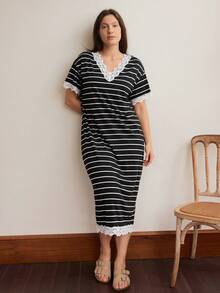 Doze Lane Plus Size Striped Lace Long Nightgown - Black and White - View 3