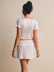 Poéselle 女士撞色蕾丝波点印花V领短袖T恤和迷你裙两件套 - 杏色 - 查看 3