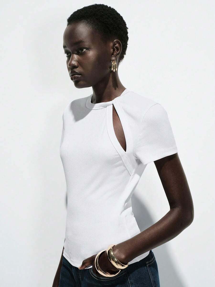 Lumivelle 女士夏季白色T恤，时尚休闲通勤短袖针织罗纹T恤，肩部镂空扭结设计 - 白色 - 查看 1