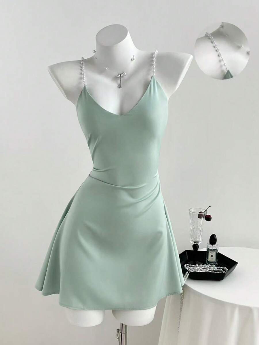 Elamini 女士V领珍珠贝壳装饰吊带裙，腰部收褶半身裙，缎面面料，适合春、夏、秋季穿着。 - 薄荷綠 - 查看 1