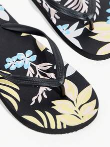 Grefit Ladies Flip-Flops, Tropical Flower Print Flip-Flops, Black Bottom Summer Seaside Vacation Pinch Slips, Daily Wear Casual Sandals Beach Outfit - Black - View 4
