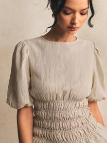 Poéselle 女士纯色圆领褶皱休闲百搭日常穿搭花瓣袖上衣 - 杏色 - 查看 4