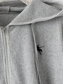 GlowEve CURVE 大码女式热销纯色长袖罗纹羊毛连帽拉链开衫 + 宽松罗纹羊毛抽绳腰裤，休闲外向优雅风格，胸部绣花，2 件套 - 灰色 - 查看 6