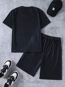 Bộ đồ 2 mảnh cho bé trai tuổi teen: Áo thun ngắn tay cổ tròn tối giản + Quần, Áo thun chủ đề Tượng Nữ thần Tự do mùa hè, Áo thun in hình phong cách Y2K, Áo thun thời trang đường phố, Trang phục cho bé trai tuổi teen, Áo thun in hình tượng Nữ thần Tự do, Áo in họa tiết, Áo thun phong cách đường phố, Áo thể hiện thông điệp tự do. - màu đen - Xem 2