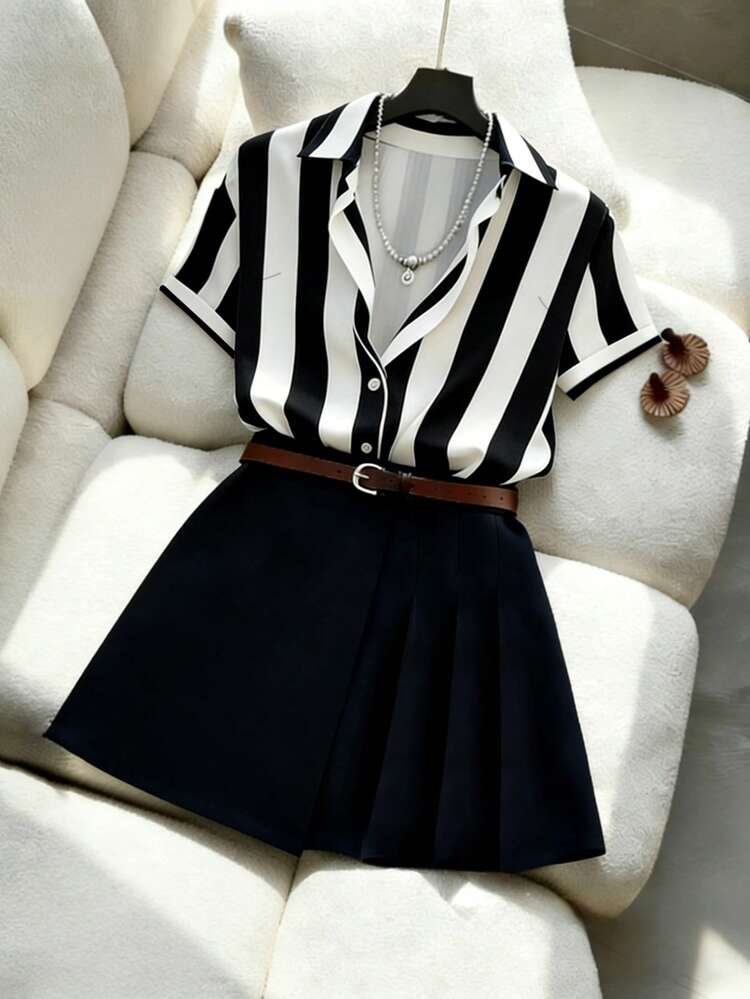 Franclia Conjunto casual de 2 piezas de camisa de manga corta con botones a rayas y falda mini plisada para mujer - Blanco y Negro - Añade 3