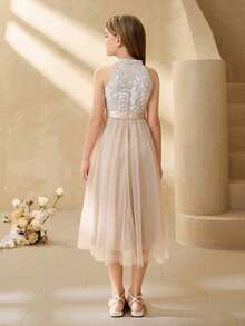 少女优雅甜美3D立体花卉装饰刺绣蕾丝缎面网纱连衣裙，适合婚礼、舞会、生日派对、宴会等场合。 - 杏色 - 查看 2