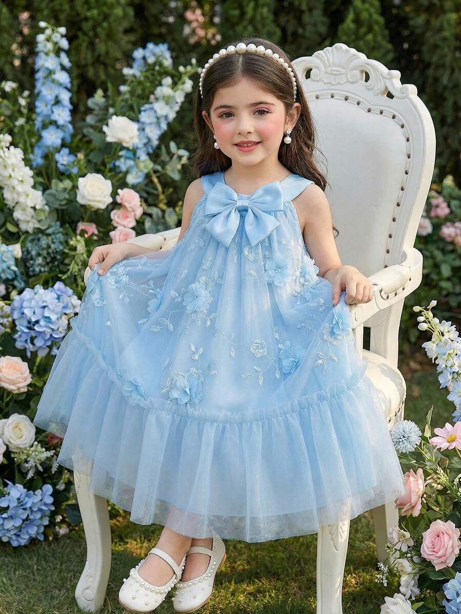 Chân váy chữ A rộng rãi, dáng suông, có nơ trang trí, thích hợp cho các hoạt động thường ngày, họp mặt gia đình, tiệc sinh nhật, ngày lễ, chụp ảnh, trang phục ngày Valentine.