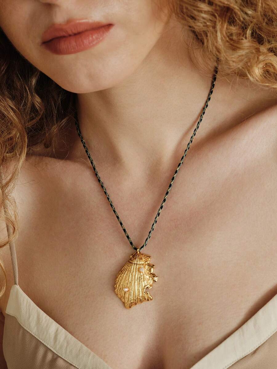 Opalesca Dây chuyền bện vỏ sò gió biển mạ vàng 18K, Cao cấp/Sang trọng/Đẳng cấp/Đeo hàng ngày/Tối giản, Ngọc trai/Pha lê, Dành cho Mẹ/Phụ nữ/Cô gái/Mẹ, Mùa hè/Bãi biển/Dạ hội/Tiệc tùng/Ngày lễ/Kỳ nghỉ, Đính hôn/Đám cưới/Lời hứa, Cô dâu, Hình trái tim/Hoa, Phong cách cổ tích/Phong cách nàng tiên cá - Vàng - Xem 1