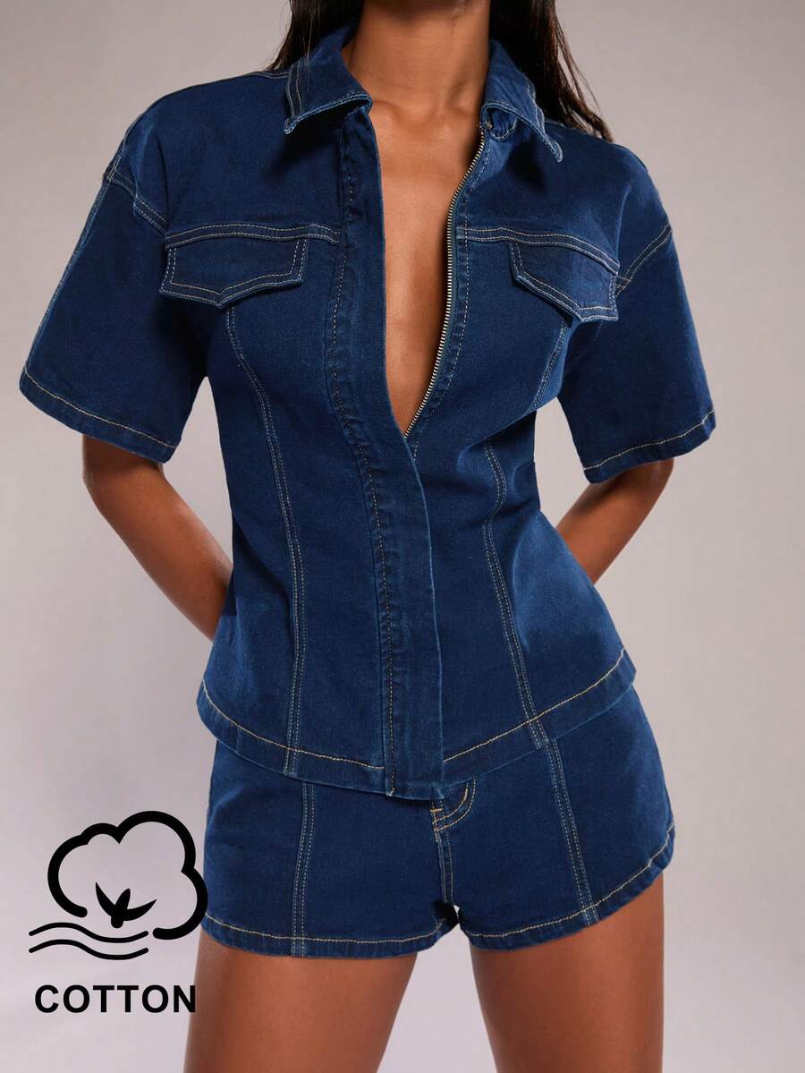 SHEIN BAE Bộ đồ denim 2 món, áo sơ mi ngắn tay cổ bẻ màu xanh chàm và quần short cạp thấp, thích hợp cho các dịp trang trọng, sinh nhật, phong cách thập niên 90, công sở thường ngày, thanh lịch, phong cách phương Tây, đi chơi, thời trang, thường ngày, Y2K, hộp đêm, văn phòng, tiệc cocktail, cổ điển, kỳ nghỉ, lễ hội nhạc đồng quê, công việc, kỳ nghỉ xuân, buổi hòa nhạc, bữa ăn sáng muộn, sân bay. - Rửa trung bình - Xem 1