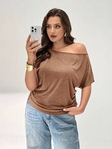 SHEIN Essnce 大码女装春夏时尚休闲宽松舒适薄款清凉日常紫色露肩上衣，简约风格，适合工作、外出、邮轮旅行、度假等各种场合，曲线可爱上衣 - 棕色 - 查看 4
