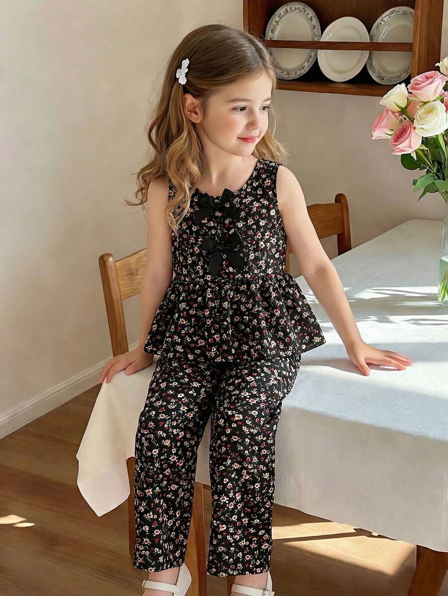 SHEIN Vintaside Kids 女童新款清新碎花两件套，蝴蝶结装饰无袖上衣+配套阔腿裤，甜美可爱时尚日常穿搭，春夏假日