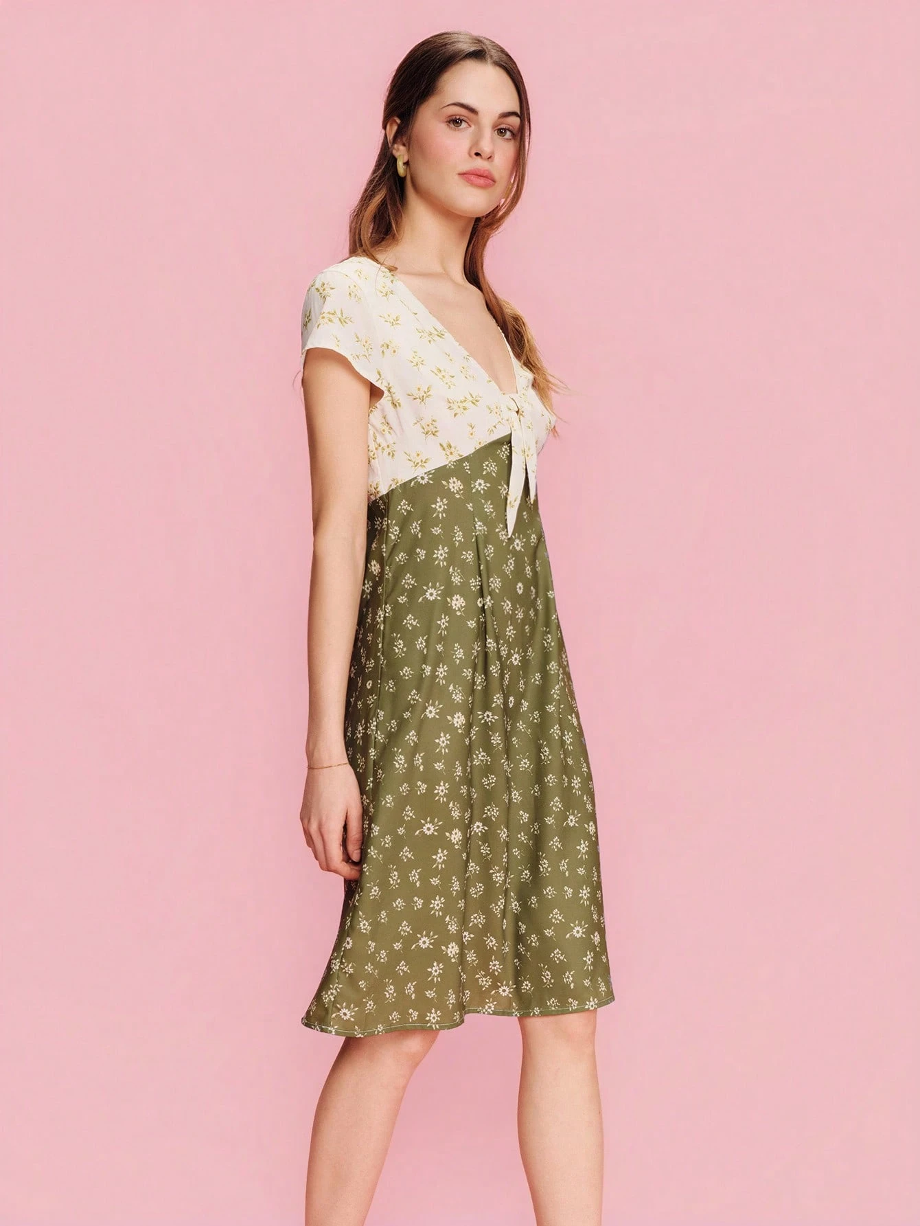 Green And White Mixed Floral-Print Midi Dress With A Front Tie Detail And A V-Neckline Chic Style Spring Summer French Style Parisian Style Picnic Dress Going Out Office Outfit Wedding Guest Dress