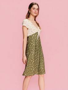 lacRébo Đầm midi phối họa tiết hoa xanh trắng, thắt nơ phía trước, cổ chữ V, kiểu dáng thanh lịch mùa xuân hè, phong cách Pháp, Paris, thích hợp mặc đi dã ngoại, công sở, dự tiệc cưới. - Nhiều màu - Xem 1