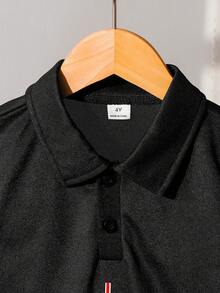 SHEIN Áo polo tay ngắn in họa tiết tối giản dành cho bé trai - màu đen - Xem 5