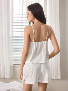 Ocili Set Piyama Camisole Lembut dan Nyaman Berbahan Katun 100% dengan Bordir Jacquard untuk Wanita - Putih - View 3