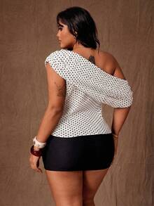 Rustia Blus Ruffle Bahu Asimetris Motif Polkadot Elegan Ukuran Plus, Musim Semi/Panas - Hitam dan Putih - View 2