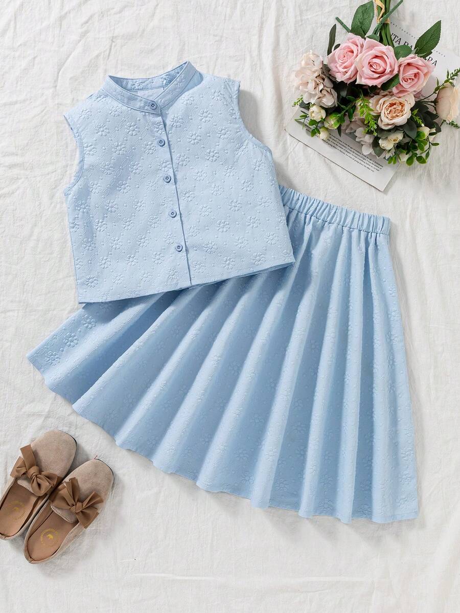 Elladie kids Bộ áo thun màu xanh nhạt cho bé gái tuổi teen, chất liệu vải mềm mại, thiết kế không tay cổ tàu, cài cúc phía trước, dáng lửng, chân váy midi chữ A cạp cao xếp ly tự nhiên, thích hợp cho mùa xuân và mùa thu. - Màu xanh lam - Xem 1