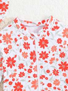 SHEIN Vintaside Kids Newborn Cute Red Ditsy Floral Swimsuit,Long Sleeve Rash Guard One-Piece With Front Zipper,2-Piece Set With Ruffled Hat,Summer Pool Party Holiday Wear - Multicolor - View 5