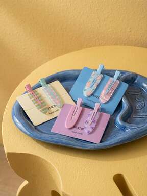 Joivida 2 pièces Pinces à cheveux coréennes aux fruits pour filles, pinces à griffes mignonnes en forme de raisin et de banane, clips de mode pour les franges latérales, barrettes de cheveux esthétiques colorées Y2K, petits clips à cheveux antidérapants pour cheveux fins, accessoires capillaires quotidiens