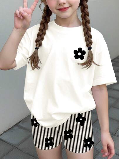 复古甜美黑白条纹碎花少女休闲简约短袖T恤短裤两件套，适合夏季穿着
