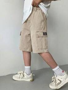 SHEIN Little Byeori 青少年男孩時尚休閒 Y2k 復古酷感工裝口袋設計藍色寬鬆舒適牛仔短褲 柔軟日常穿搭 春夏電音節慶海灘款 - 卡其色 - 查看 7