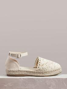 Màu hạnh nhân đậm