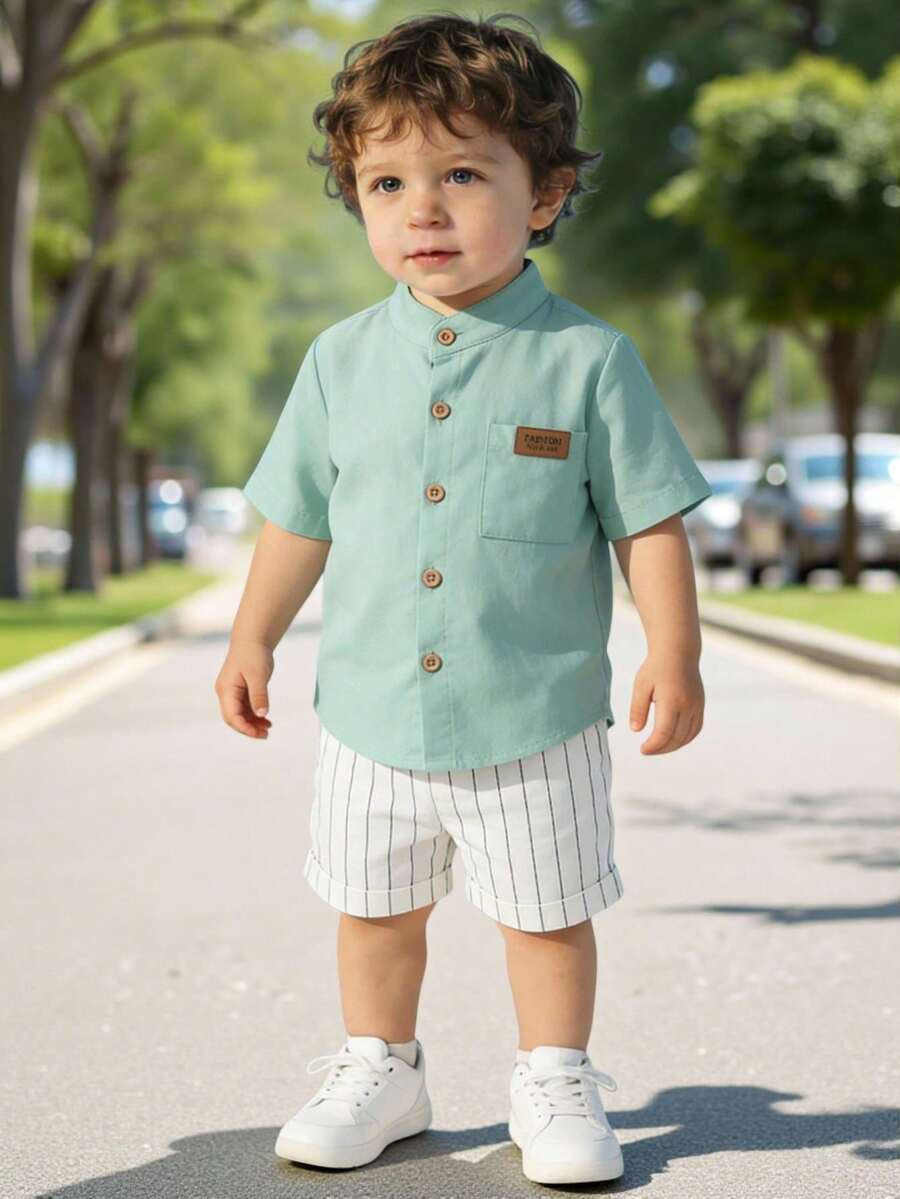 2件組幼兒套裝,鼠尾草綠黑白配色短袖領口襯衫附鈕扣補丁,搭配短褲,派對家庭套裝度假款 - 彩色 - 查看 1