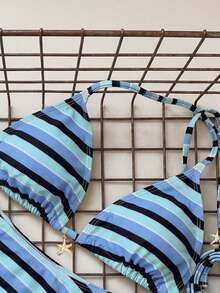 Swim Mod 两件套女士时尚可爱性感沙滩装，适合海滩、游泳池、派对等场合。包括吊带露背上衣和比基尼泳裤，图案随机，例如条纹、星星、金属装饰等。 - 彩色 - 查看 4