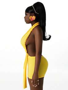 Amplova 女士针织深V领露背吊带迷你紧身连衣裙，性感时尚，度假必备，可爱迷你褶皱扭结设计，纯色性感 - 黃色 - 查看 4