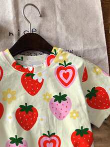 SHEIN 两件套女童休闲甜美夏季彩色草莓花卉印花圆领短袖T恤搭配紧身打底裤套装，适合日常穿着、度假、外出，Y2K风格，可爱，儿童舒适，儿童秋季时尚，秋季新款，花卉时尚，女童套装，两件套，价格实惠，时尚百搭，周末穿搭，儿童套装，轻松舒适，舒适的春夏风格，夏季，度假，波点 - 彩色 - 查看 5